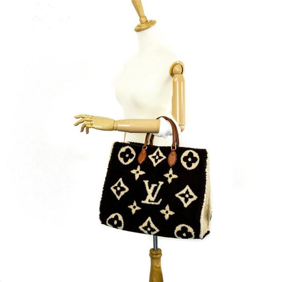 Louis Vuitton Tote Bag On The Go Monogram GM Shoulder Bag Black - Picture 4 of 7